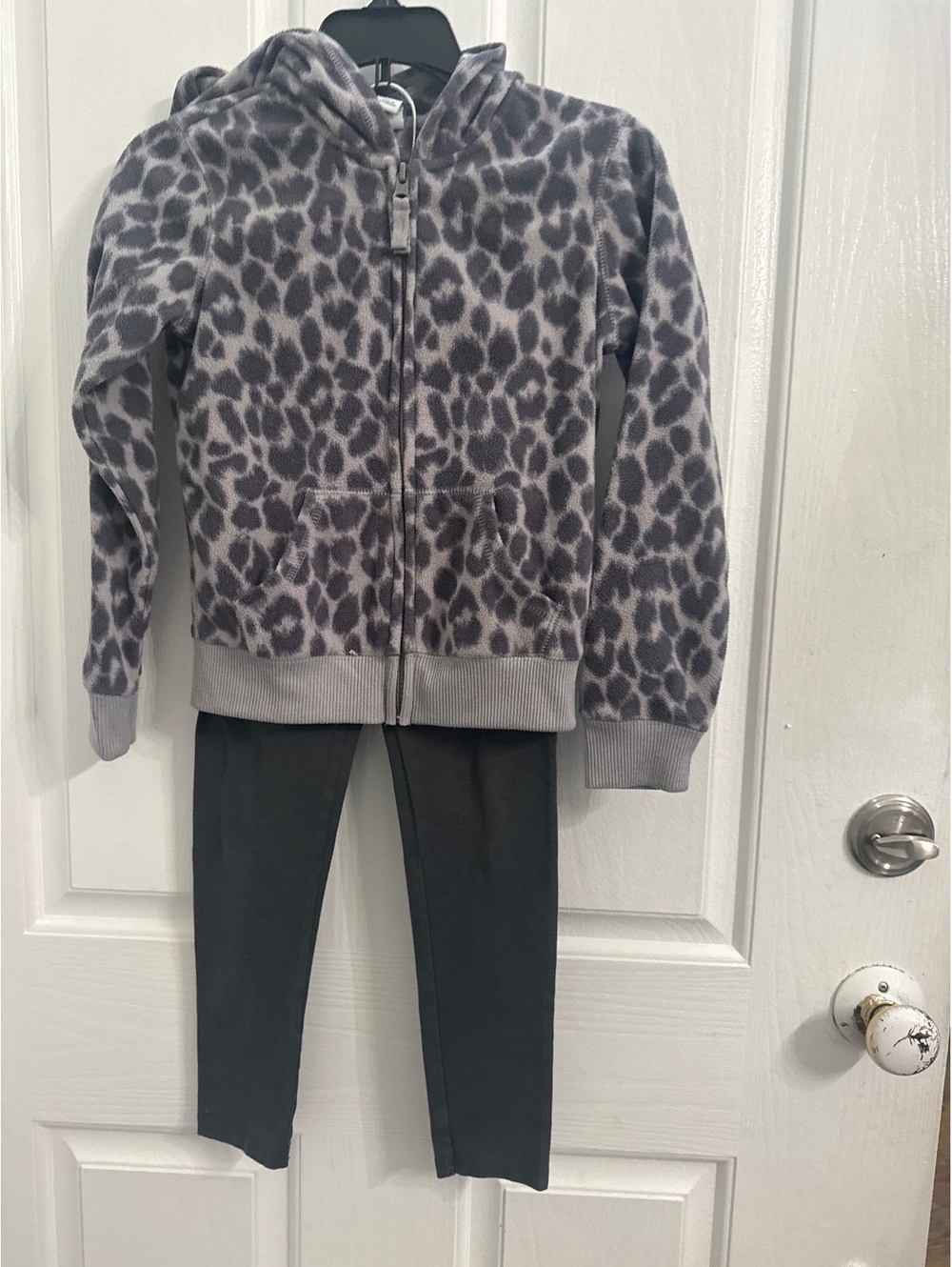 Old Navy Girls' Size 6-7 Gray Leopard Print Hoodie with Black Cotton Stretch Leg